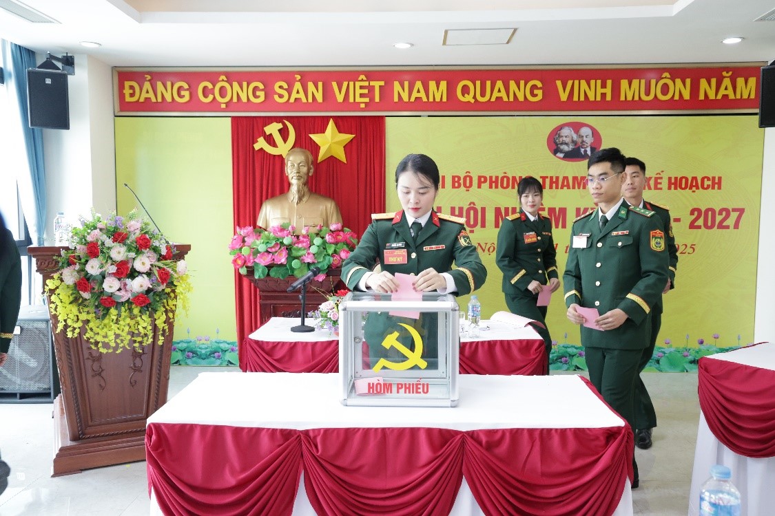 /UploadStore/admin/250414 Dai hoi cac chi bo/15.jpg
